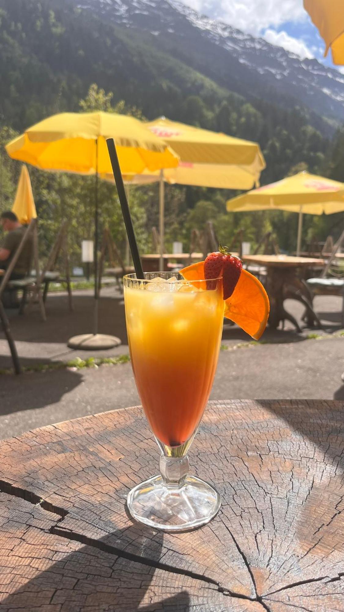 "Terrasse" Nessental Hotel Gadmen Exterior photo